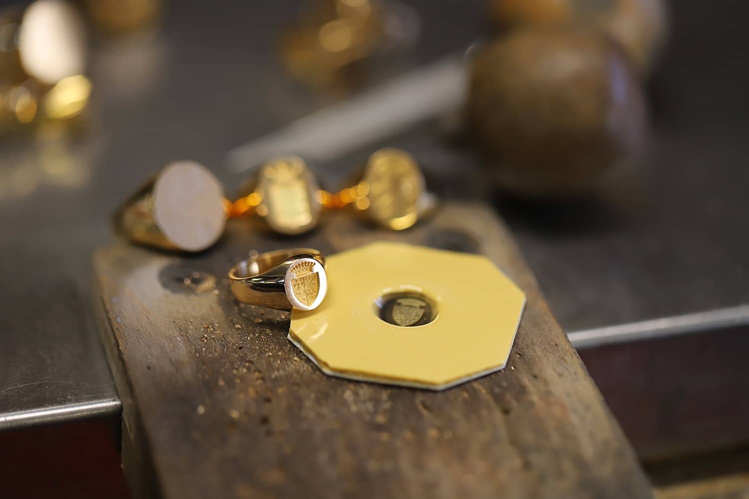 Comment choisir votre chevalière blason pour homme